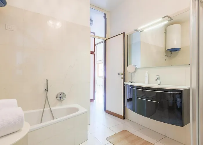 Piazza Cavour View - Bymyhomeincomo