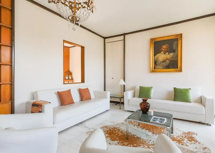 Piazza Cavour View - Bymyhomeincomo