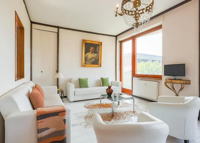 Piazza Cavour View - Bymyhomeincomo * Côme