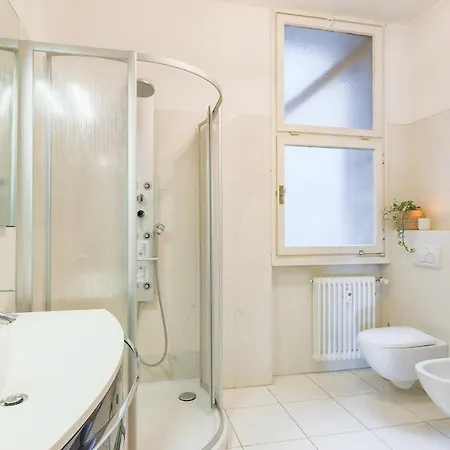 Διαμέρισμα Piazza Cavour View - Bymyhomeincomo