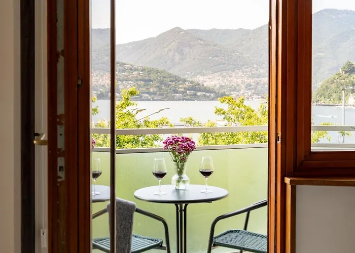 Piazza Cavour View - Bymyhomeincomo *