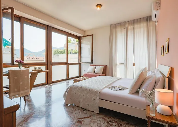 Piazza Cavour View - Bymyhomeincomo Apartmán *