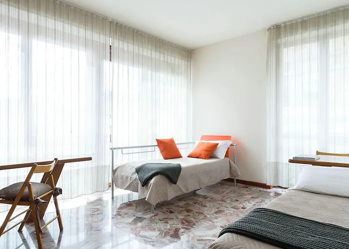 Piazza Cavour View - Bymyhomeincomo Apartmán *