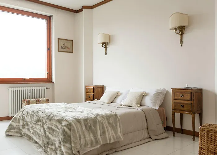 Piazza Cavour View - Bymyhomeincomo * Como