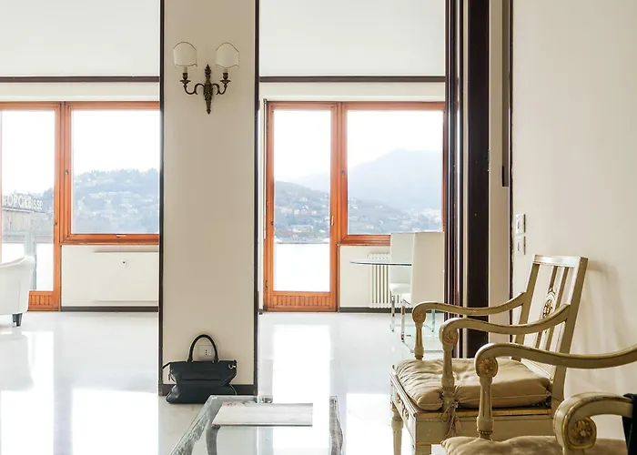 Piazza Cavour View - Bymyhomeincomo *