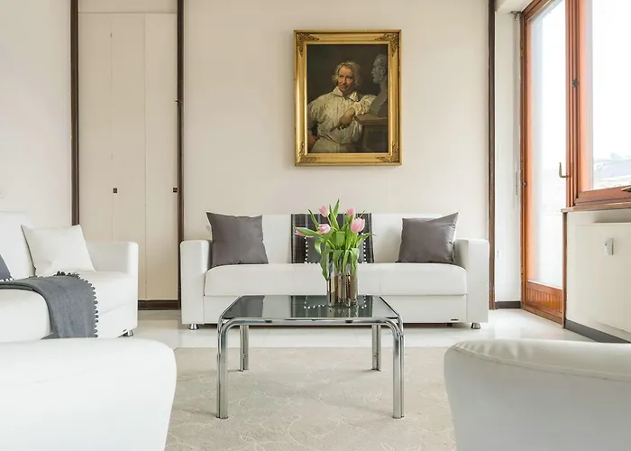 Piazza Cavour View - Bymyhomeincomo Como