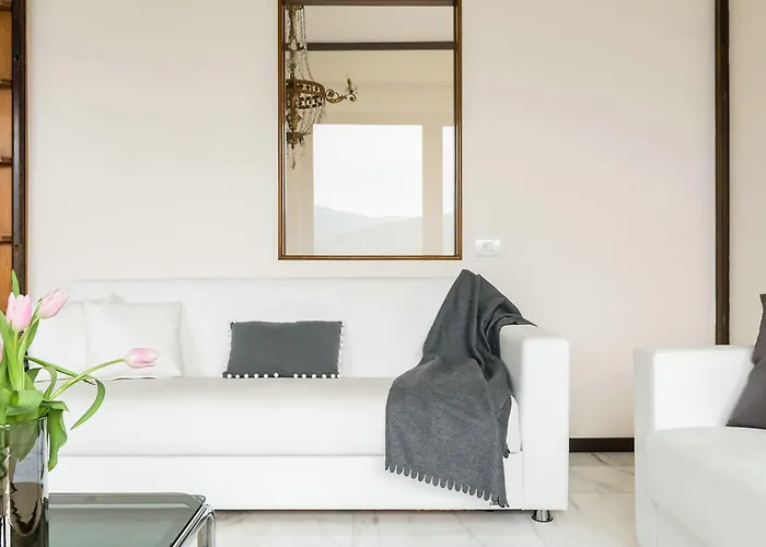 Piazza Cavour View - Bymyhomeincomo Appartement