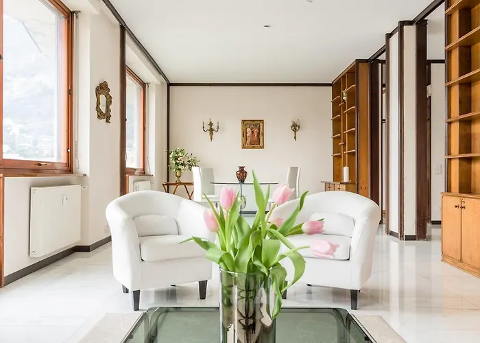 Apartmán Piazza Cavour View - Bymyhomeincomo *