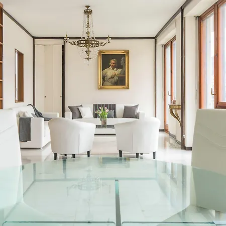 Piazza Cavour View - Bymyhomeincomo * Como