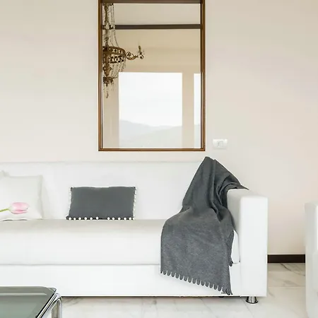 Piazza Cavour View - Bymyhomeincomo Apartament