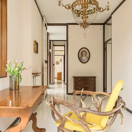 Piazza Cavour View - Bymyhomeincomo Apartament