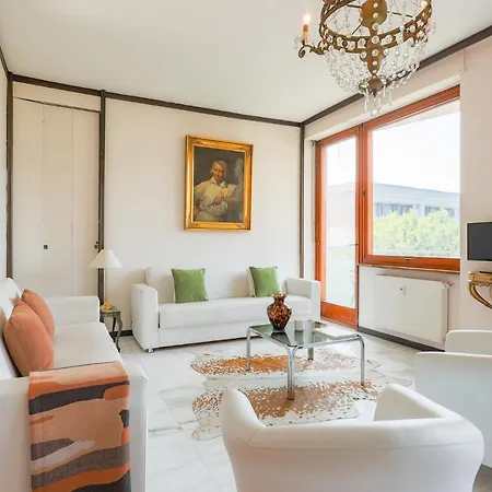 Piazza Cavour View - Bymyhomeincomo * Como