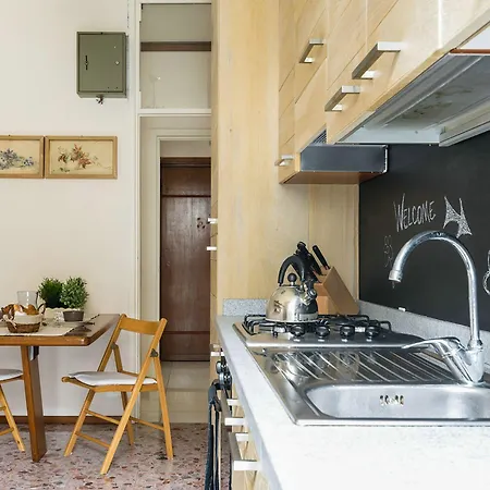 Apartment Piazza Cavour View - Bymyhomeincomo *