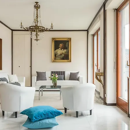 Piazza Cavour View - Bymyhomeincomo Apartment *