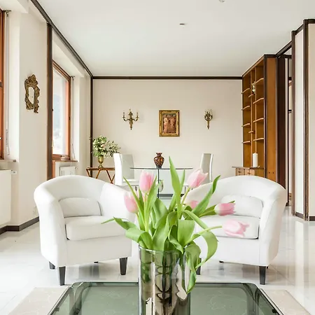 Piazza Cavour View - Bymyhomeincomo Apartment