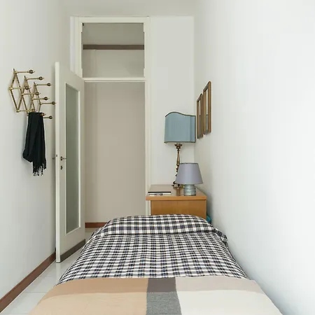 Apartment Piazza Cavour View - Bymyhomeincomo Como